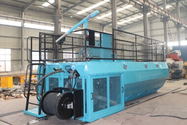 容量為 10,000 升的水力播種機(jī)